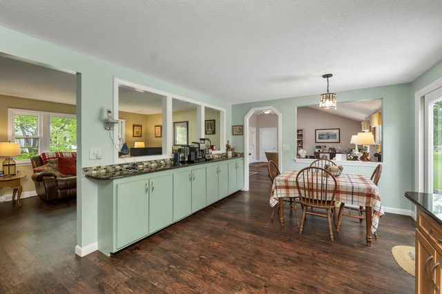 8 Toftree Lane, Dover, NH 03820