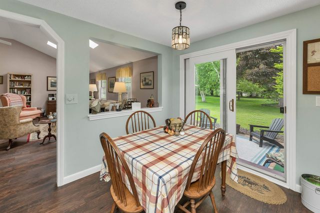 8 Toftree Lane, Dover, NH 03820