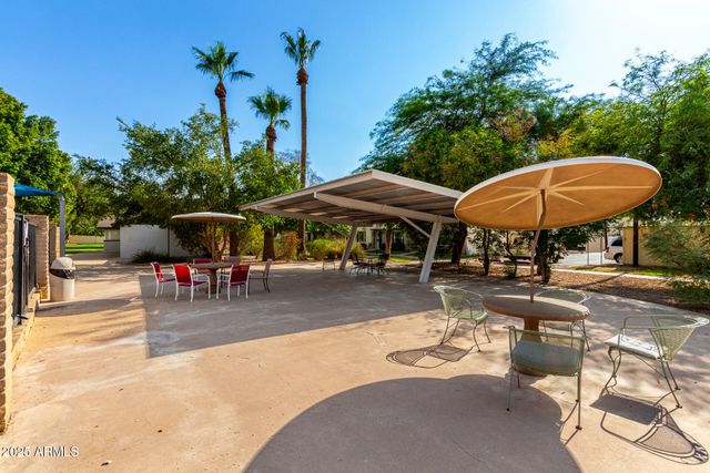 4438 E BELLEVIEW Street, Phoenix, AZ 85008