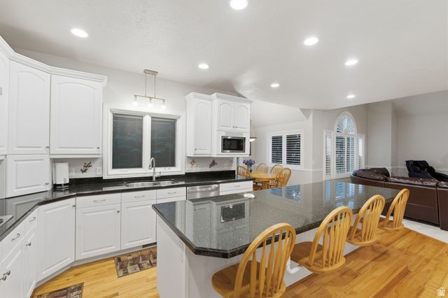 11943 S AUTUMN RIDGE DR, Sandy, UT 84092