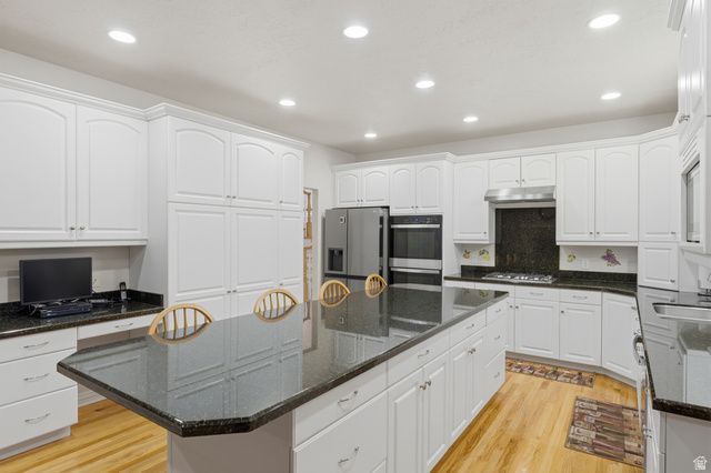 11943 S AUTUMN RIDGE DR, Sandy, UT 84092