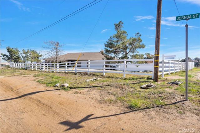 8695 Cantel Court, Oak Hills, CA 92344