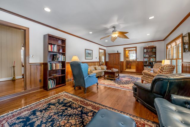 255 Shryocks Ferry Road, Versailles, KY 40383