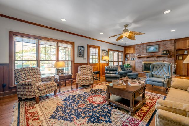255 Shryocks Ferry Road, Versailles, KY 40383