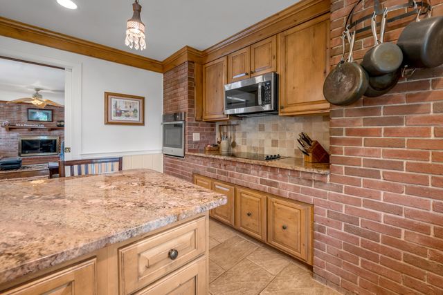 255 Shryocks Ferry Road, Versailles, KY 40383