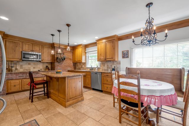 255 Shryocks Ferry Road, Versailles, KY 40383