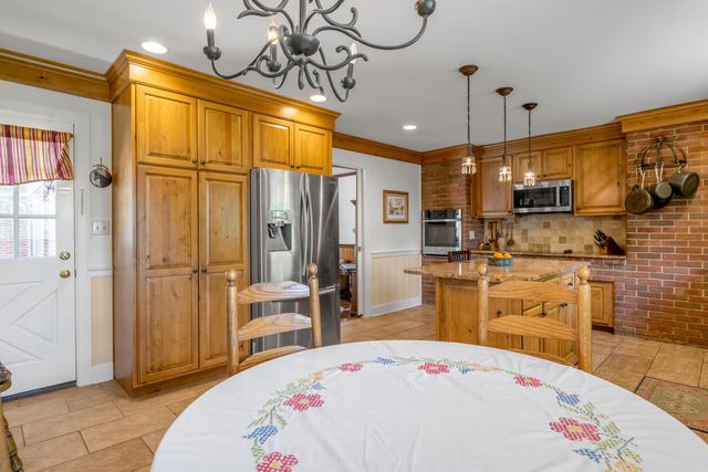 255 Shryocks Ferry Road, Versailles, KY 40383