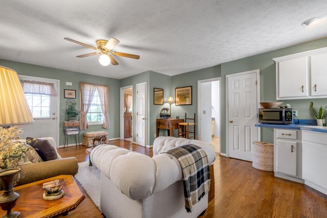 255 Shryocks Ferry Road, Versailles, KY 40383