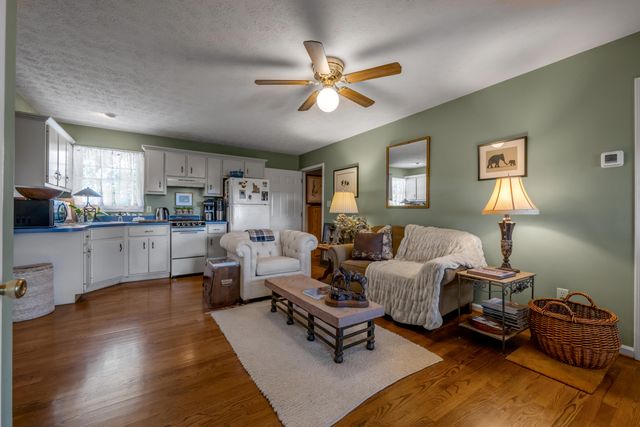 255 Shryocks Ferry Road, Versailles, KY 40383