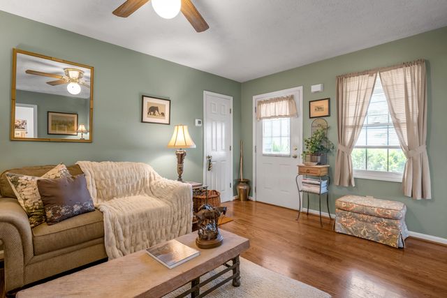255 Shryocks Ferry Road, Versailles, KY 40383
