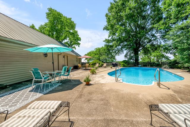 255 Shryocks Ferry Road, Versailles, KY 40383