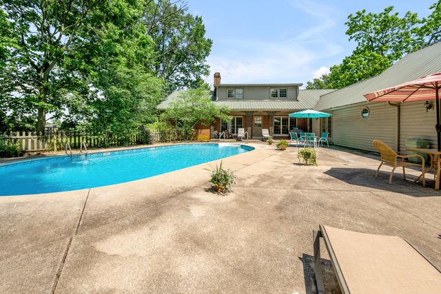 255 Shryocks Ferry Road, Versailles, KY 40383