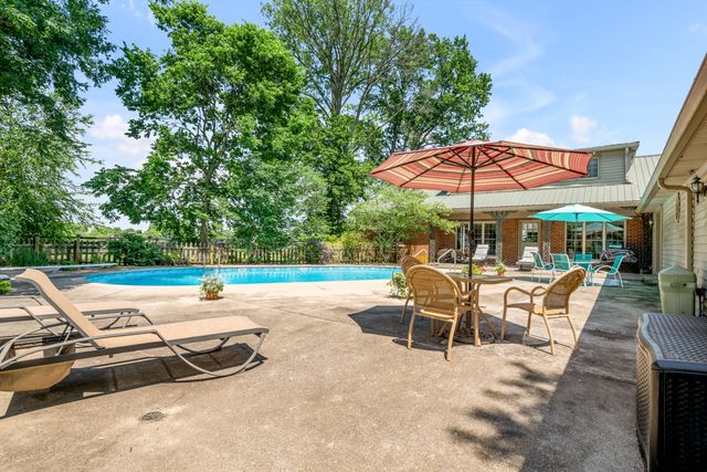255 Shryocks Ferry Road, Versailles, KY 40383