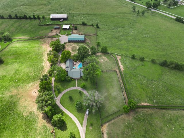 255 Shryocks Ferry Road, Versailles, KY 40383