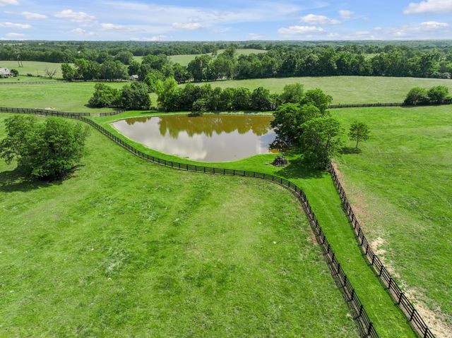 255 Shryocks Ferry Road, Versailles, KY 40383