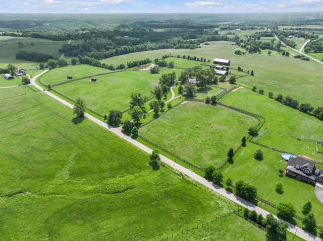 255 Shryocks Ferry Road, Versailles, KY 40383