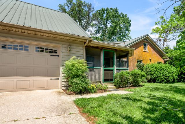 255 Shryocks Ferry Road, Versailles, KY 40383