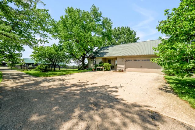 255 Shryocks Ferry Road, Versailles, KY 40383