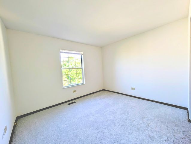 1751 Sleepy Hollow Court 7, Schaumburg, IL 60195