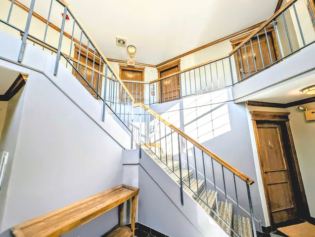 1751 Sleepy Hollow Court 7, Schaumburg, IL 60195