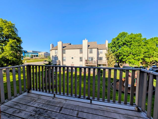 1751 Sleepy Hollow Court 7, Schaumburg, IL 60195
