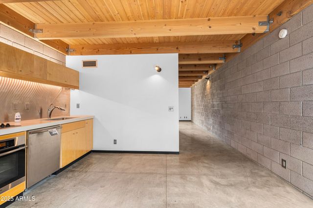 525 E WILLETTA Street 2, Phoenix, AZ 85004