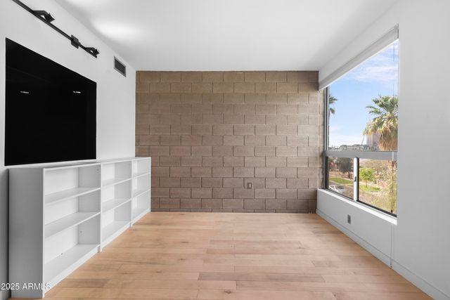 525 E WILLETTA Street 2, Phoenix, AZ 85004