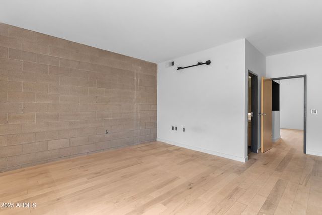 525 E WILLETTA Street 2, Phoenix, AZ 85004