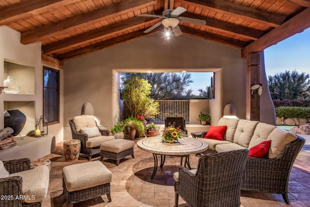 8300 E DIXILETA Drive 211, Scottsdale, AZ 85266