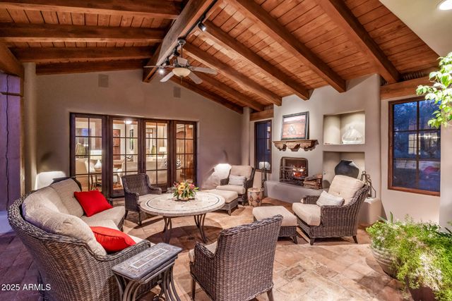 8300 E DIXILETA Drive 211, Scottsdale, AZ 85266