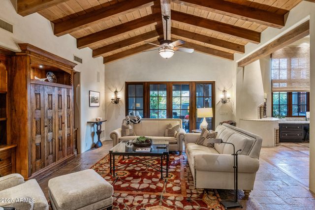 8300 E DIXILETA Drive 211, Scottsdale, AZ 85266