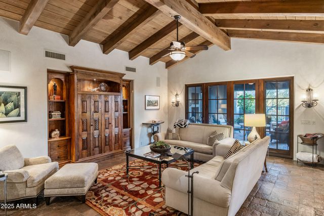 8300 E DIXILETA Drive 211, Scottsdale, AZ 85266