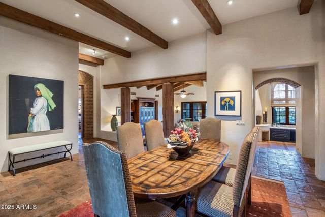 8300 E DIXILETA Drive 211, Scottsdale, AZ 85266