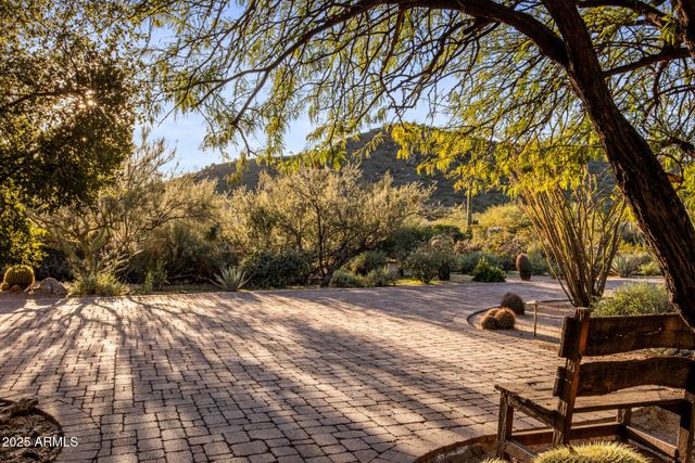 8300 E DIXILETA Drive 211, Scottsdale, AZ 85266