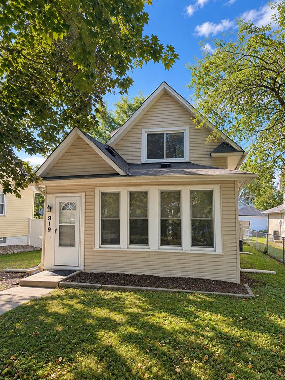 919 26th Avenue SE, Minneapolis, MN 55414 — exterior