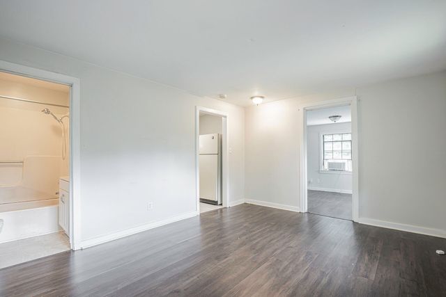 307 W Crest Road, Rossville, GA 30741