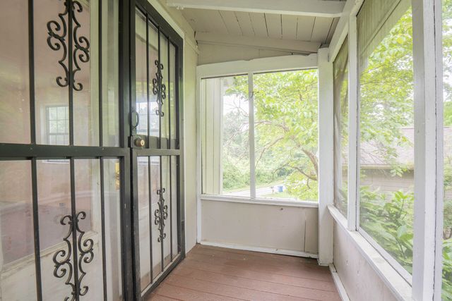 307 W Crest Road, Rossville, GA 30741