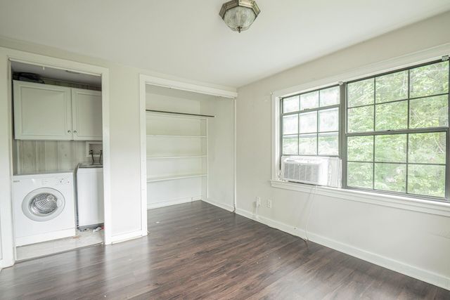 307 W Crest Road, Rossville, GA 30741