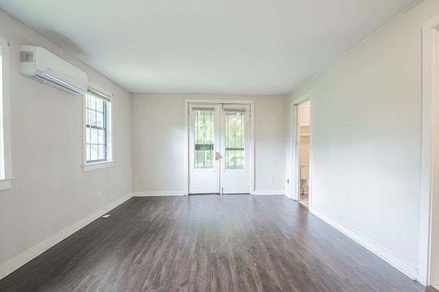 307 W Crest Road, Rossville, GA 30741