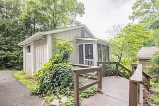 307 W Crest Road, Rossville, GA 30741