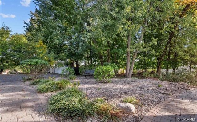 10 Burnside Avenue B, Congers, NY 10920