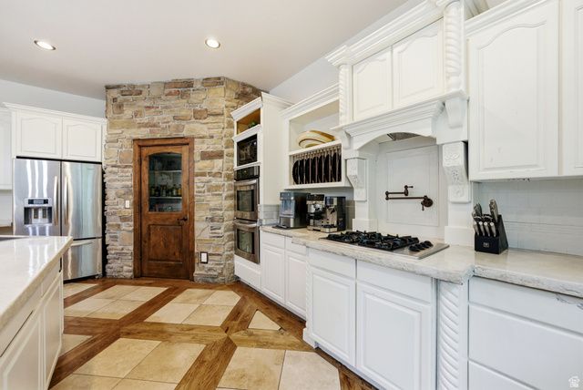 1872 S COUNTRY LANE, Lehi, UT 84043
