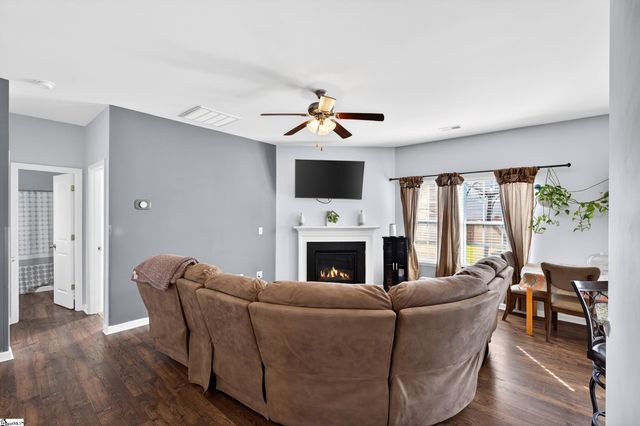 2 Spyglen Way, Greer, SC 29651