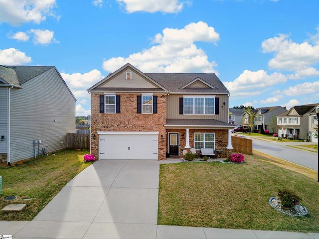 2 Spyglen Way, Greer, SC 29651