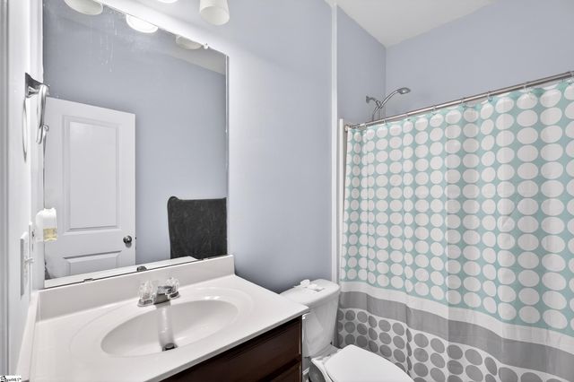 2 Spyglen Way, Greer, SC 29651