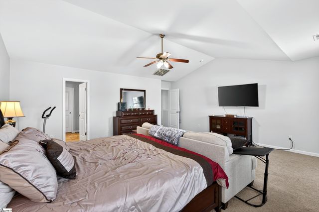 2 Spyglen Way, Greer, SC 29651