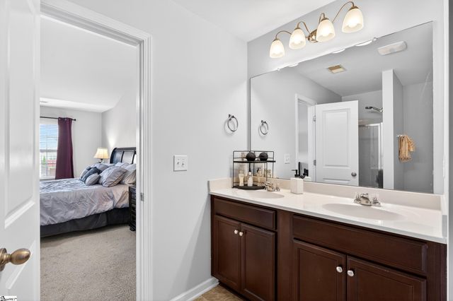 2 Spyglen Way, Greer, SC 29651