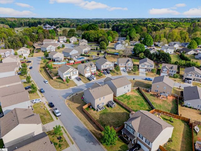 2 Spyglen Way, Greer, SC 29651