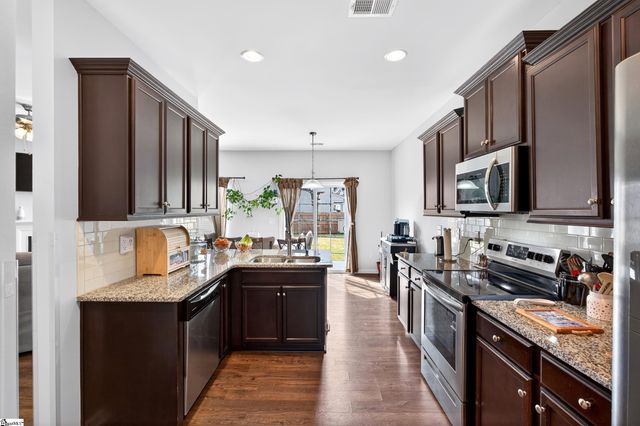 2 Spyglen Way, Greer, SC 29651