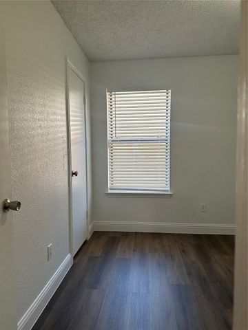 2006 Oakglen Drive, Garland, TX 75040